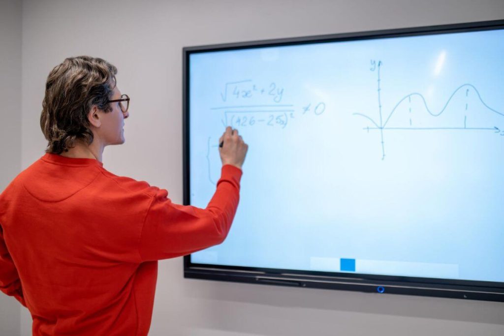 Digital whiteboard 1