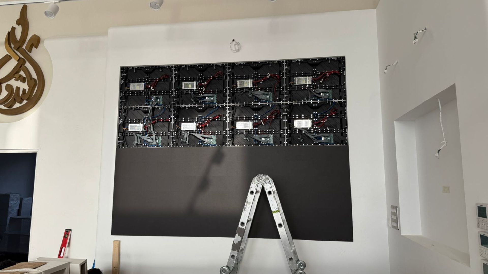 LED Installation Al Mandoos