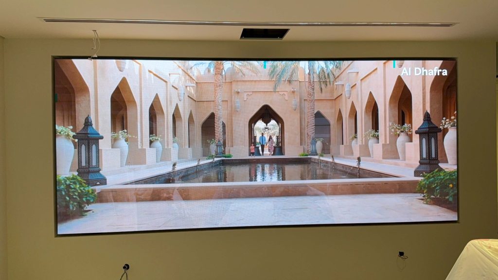UHD LED screens