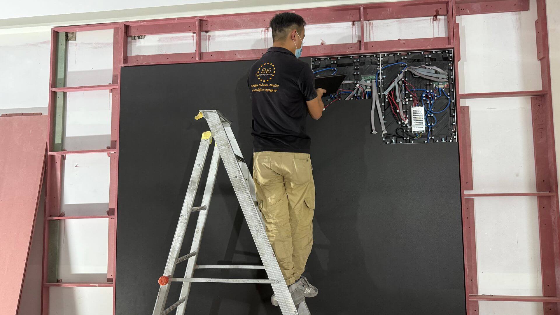 LED Installation HONOR Burjuman Mall